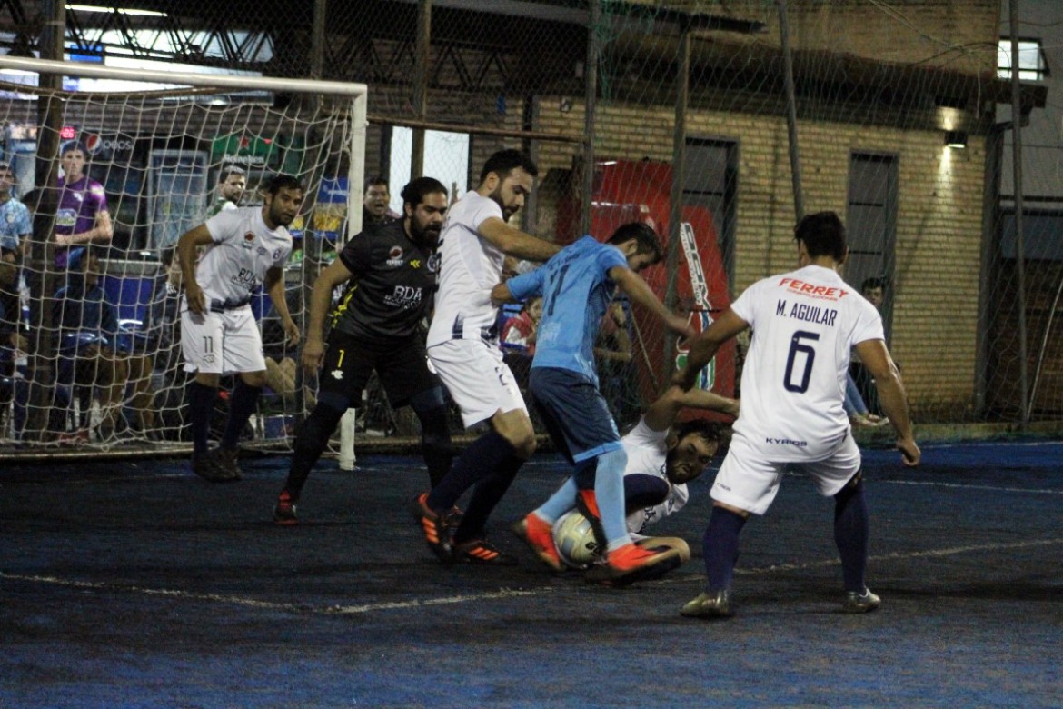 En tanda de penales, Blue Desing designó a su finalista